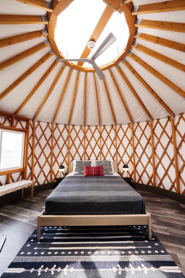 Frontier Drive Inn Сентер Экстерьер фото