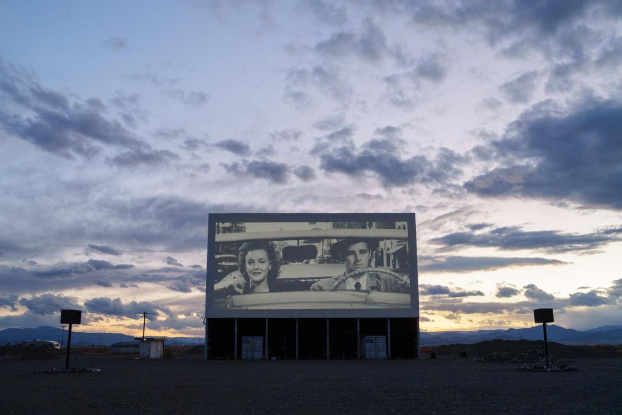 Frontier Drive Inn Сентер Экстерьер фото